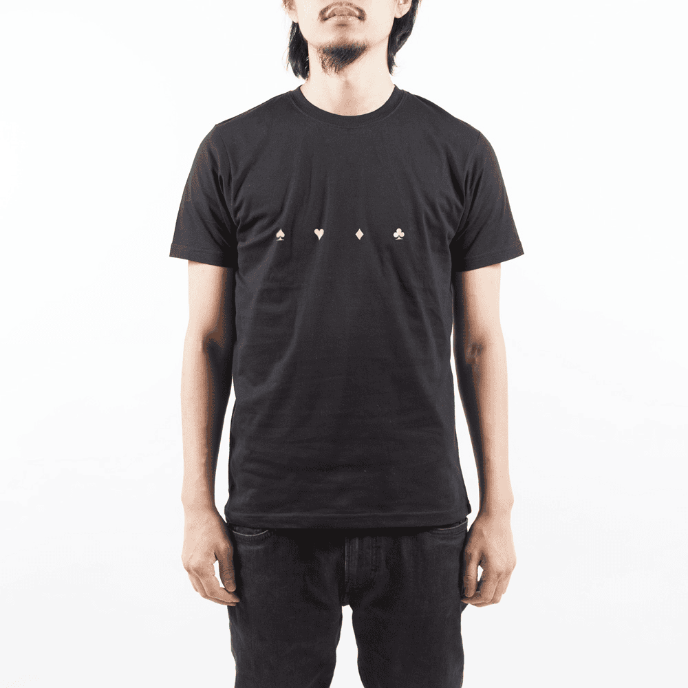 Spade Heart Diamond CloverTシャツ男性モデル正面