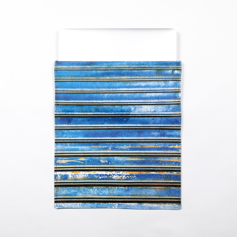 blue-shutter-clutchbag__3