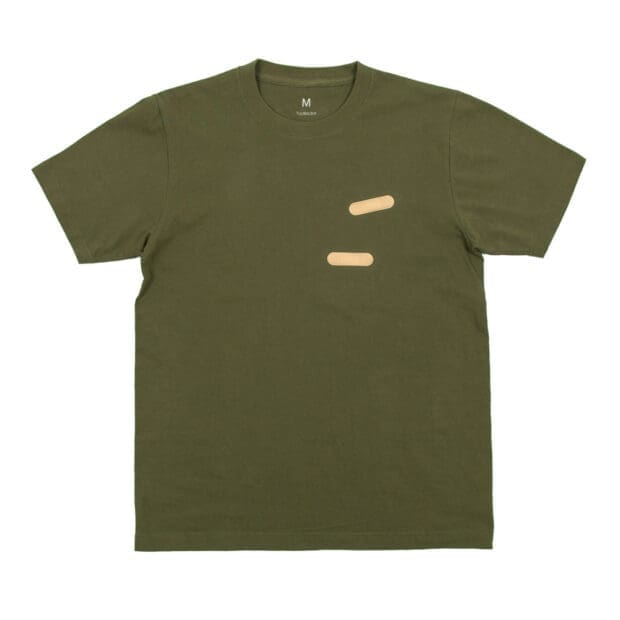 絆創膏 ユニセックスTシャツ