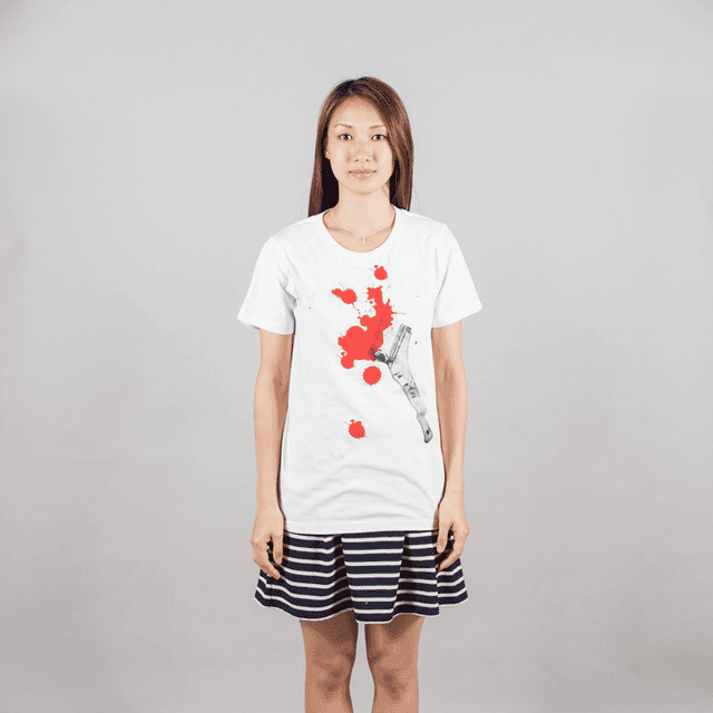ペイントブラシTシャツ女性モデル正面